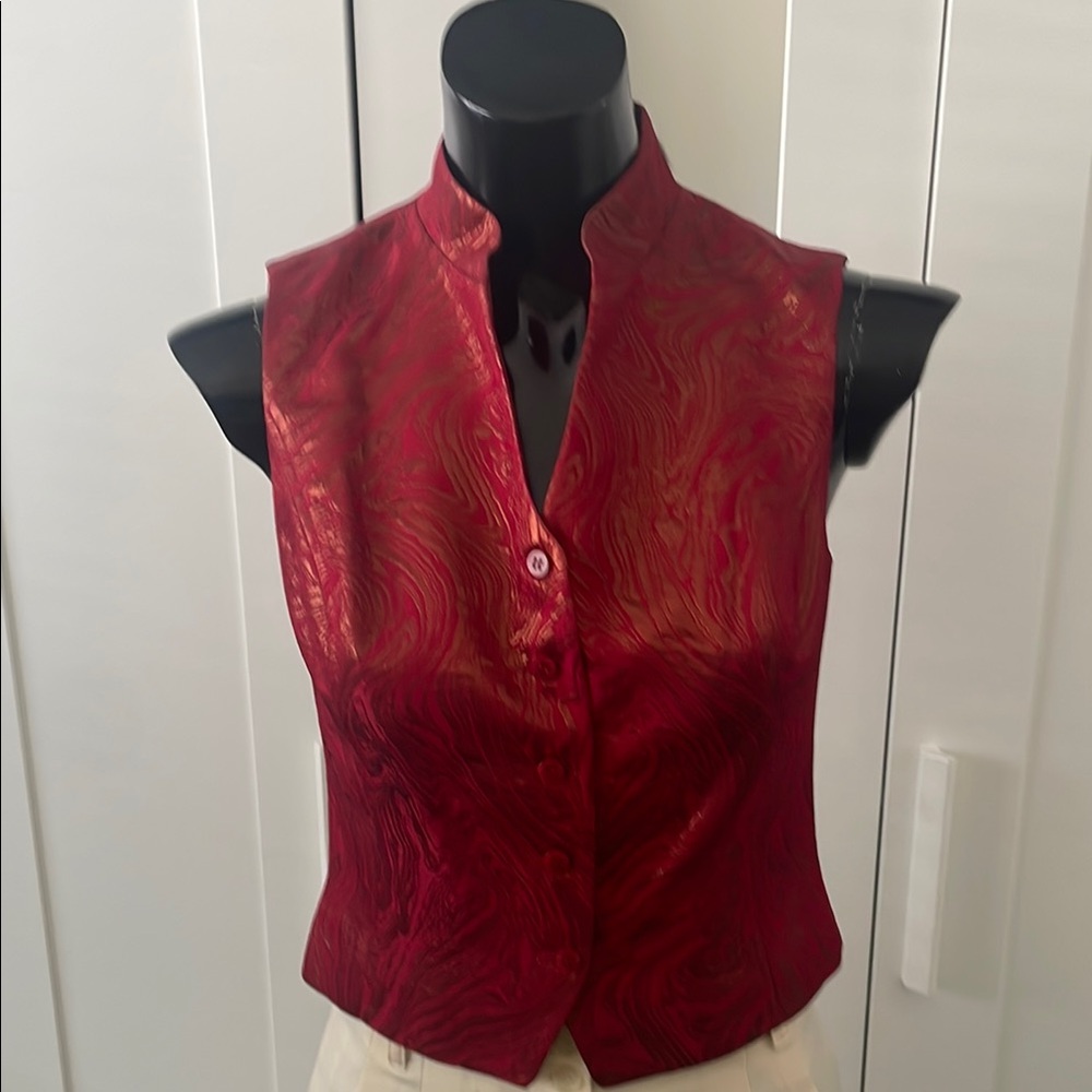 Elegant Red Sleeveless Women's Top